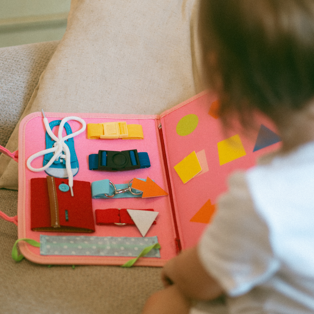 Kiddla™ Tablero de actividades Montessori